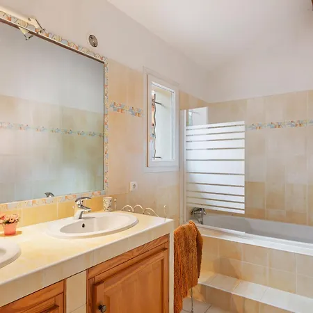 Charming In With Private Pool Villa